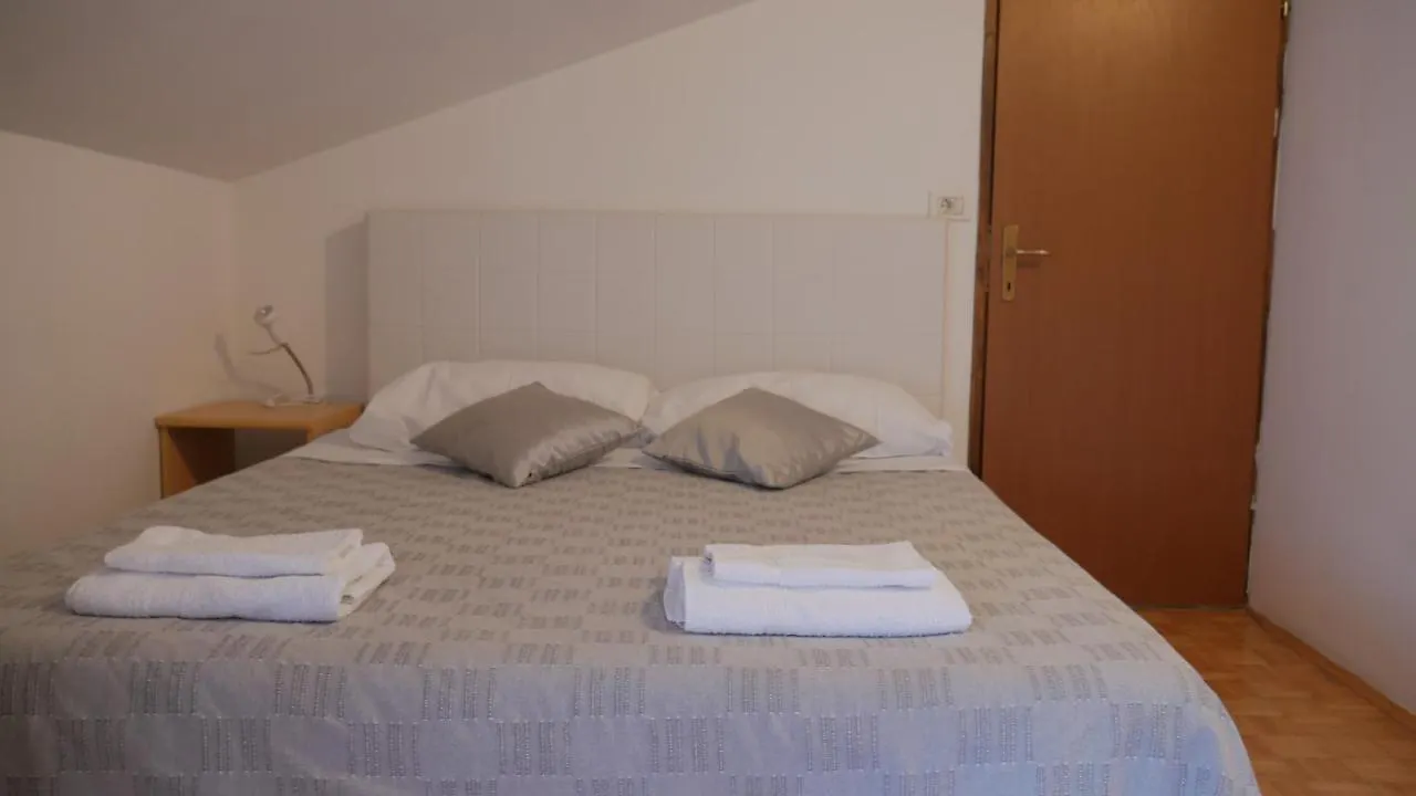 Apartment Kornarija Buje 0*,